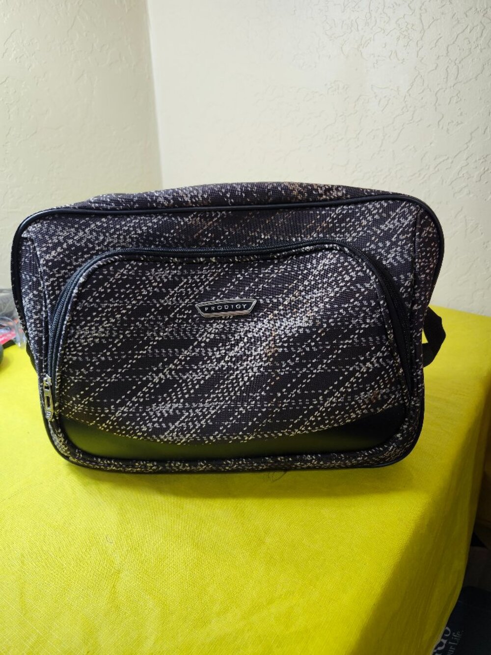 Prodigy Black/White Shoulder Strap Bag